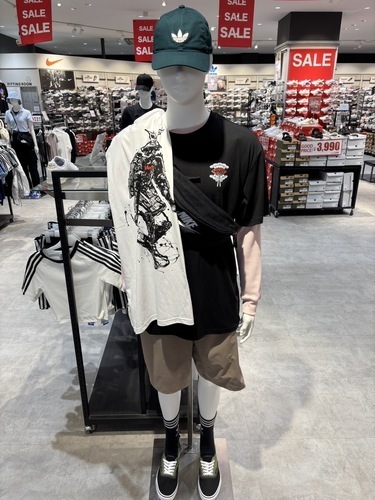 Tシャツ着用コーディネート