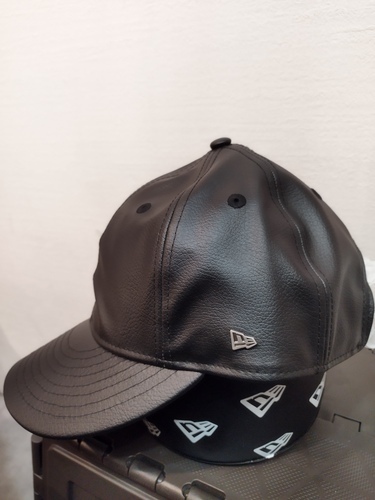 NEWERA！レザーキャップ！