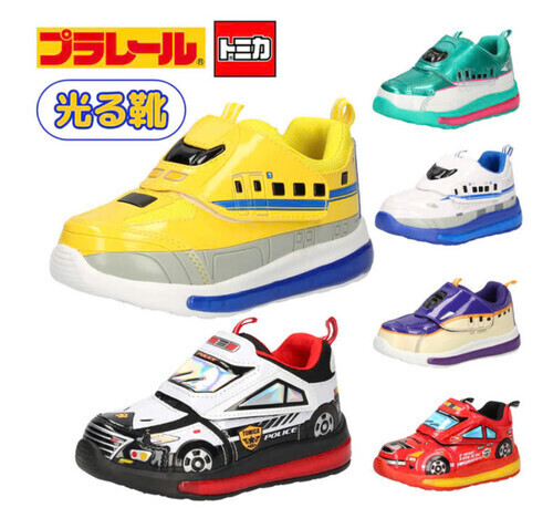 🌟歩くたびにピカピカ光る！楽しくて安全なキッズスニーカー🌟