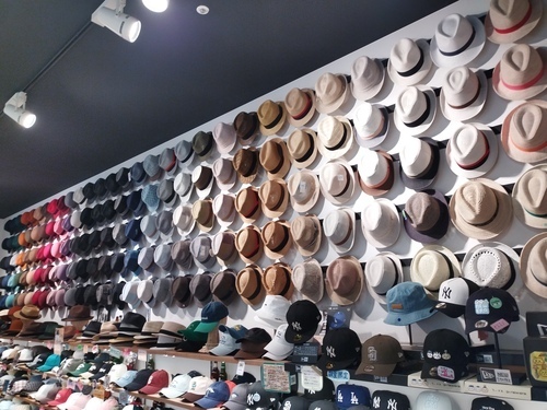 ハットをコーデのワンポイントに☆