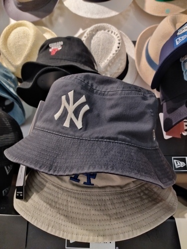 NEWERA新作リバーシブルバケットハット！！